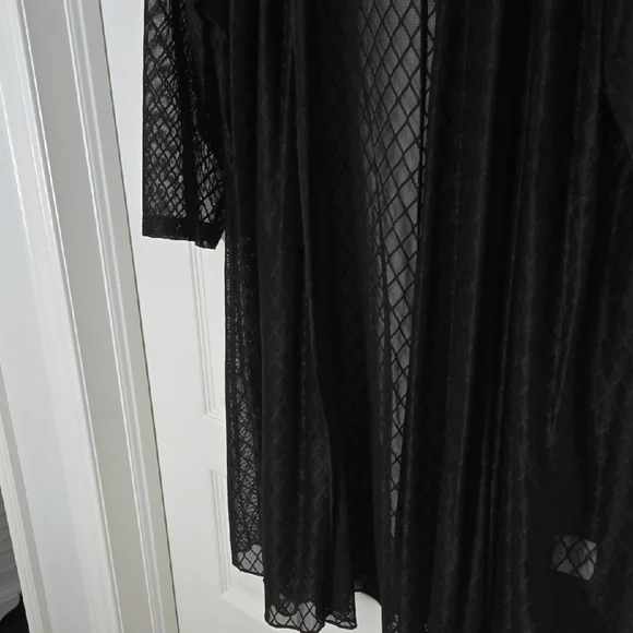 Black Long-Sleeve Robe Jacket - Picture 3 of 6
